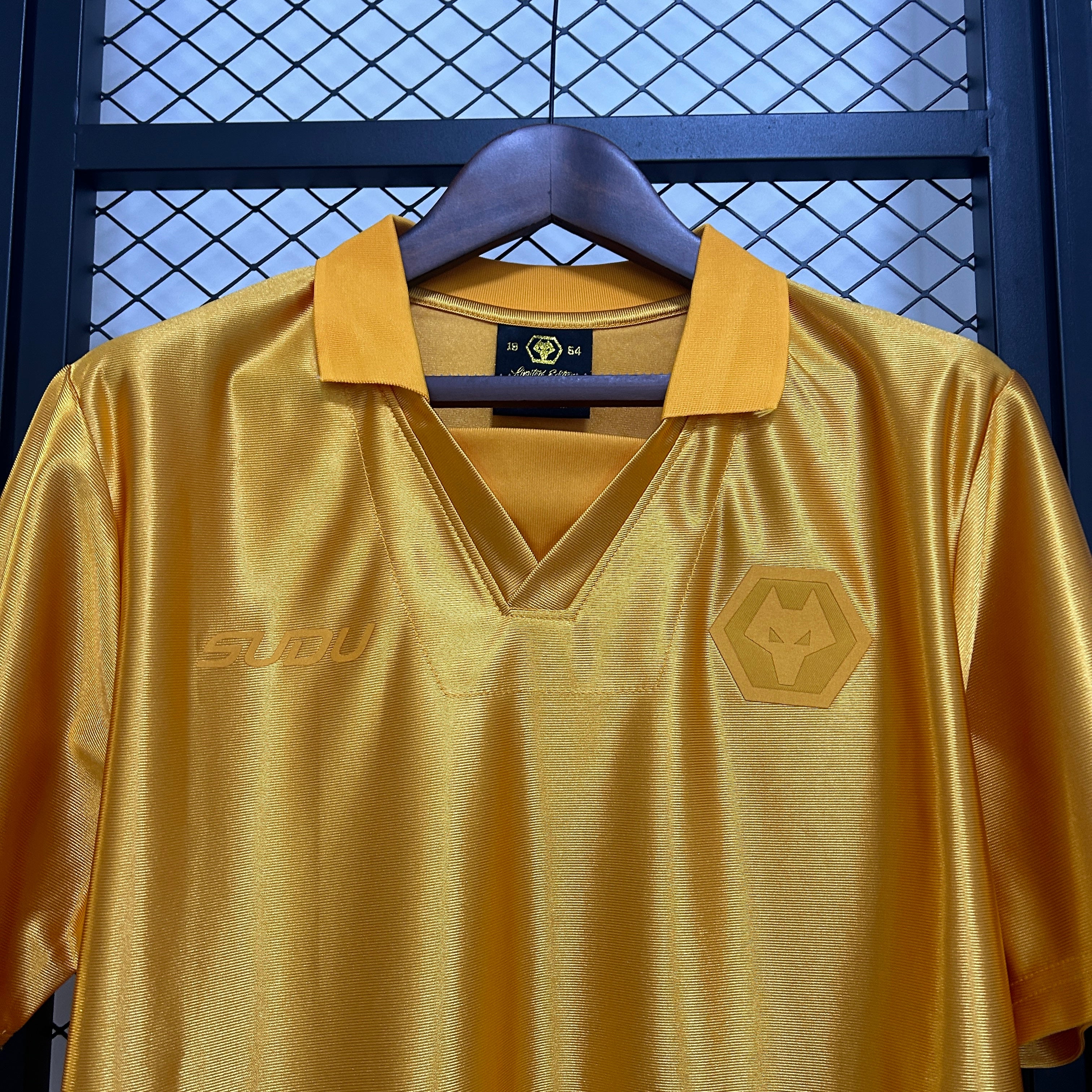 Camisa Wolves 25/26 70th Anniversary
