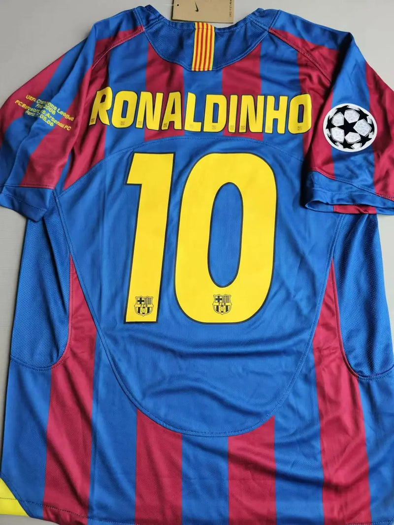 Camisa Ronaldinho Gaúcho Barcelona 2005 Legend